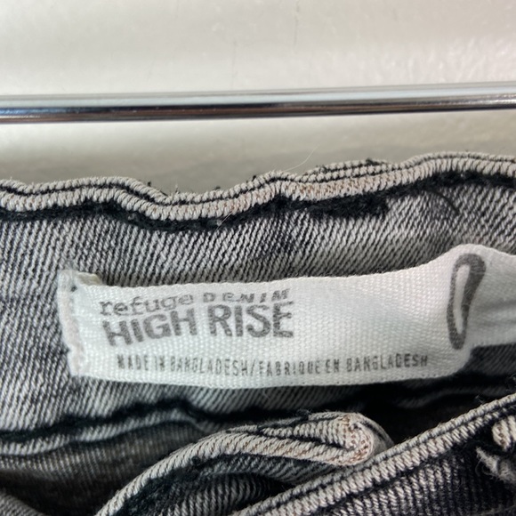✨3/$25✨ Refuge Denim High Rise Gray Jean Shorts - 0 - Picture 5 of 8